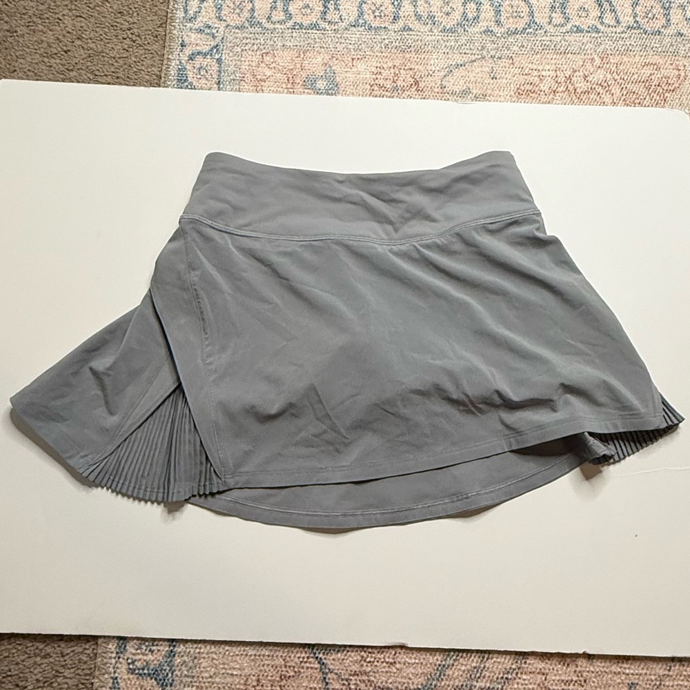 Lululemon Mid-rise skirt